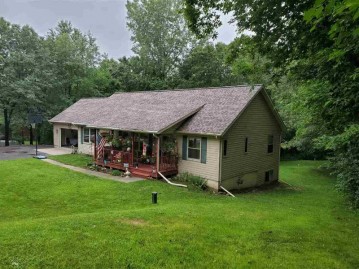 S7661 Grandview Ave, Merrimac, WI 53561