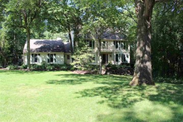 5866 Timber Ridge Tr, Fitchburg, WI 53711