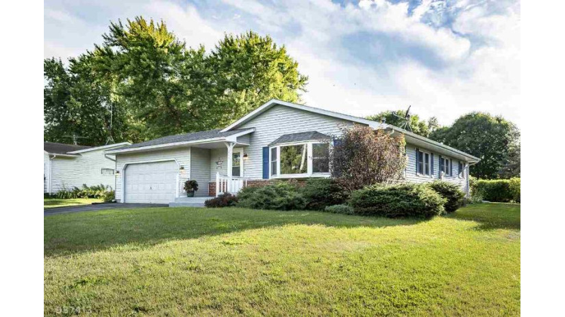 206 N Nine Mound Rd Verona, WI 53593 by Sprinkman Real Estate $285,000