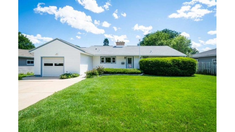 4413 Tokay Blvd Madison, WI 53711 by Re/Max Preferred $315,000