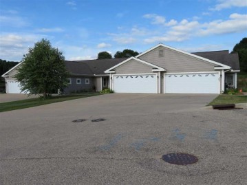 2067 Fawn Valley Ct 2067, Reedsburg, WI 53959