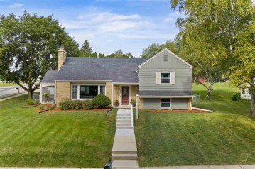 311 Bue St, Deerfield, WI 53531