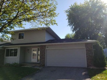 715 Henry St, Waunakee, WI 53597