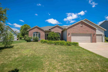 5916 Prairie Wood Dr, McFarland, WI 53558