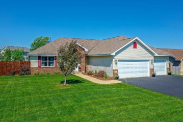 1103 Briarwood Blvd, Roberts, WI 54023