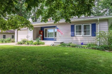 1481 Wisconsin River Drive, Port Edwards, WI 54469