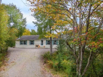 11609 Stateline Rd, Presque Isle, WI 54557