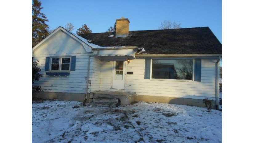 1153 N 11th Ave West Bend, WI 53090 by Clear Choice Real Estate Services, LLC $74,900