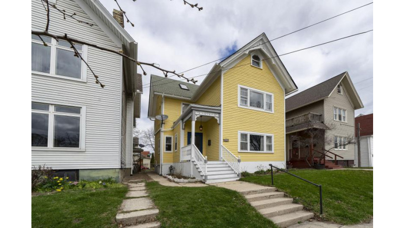 808 E Kewaunee St Milwaukee, WI 53202 by Coldwell Banker Realty $289,900