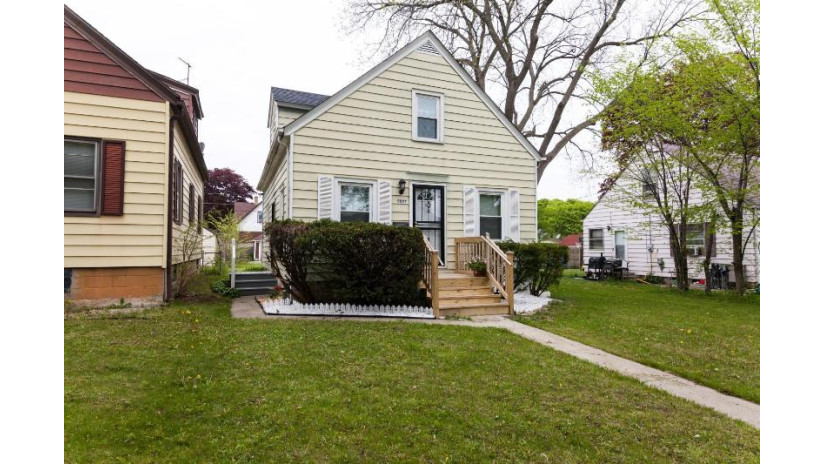 5027 N 27th St Milwaukee, WI 53209 by RE/MAX Realty 100 $104,900