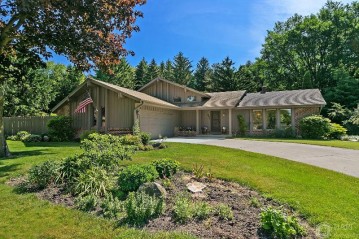 8024 E Red Pine Cir, Mount Pleasant, WI 53406-2556