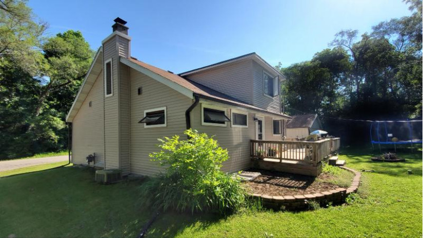 W825 Dunbar Ave Bloomfield, WI 53105 by Market Realty Group $215,000