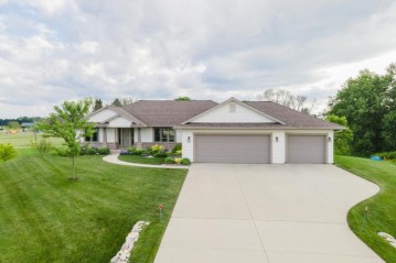 6518 Cloverleaf Ct, Wilson, WI 53081-9118