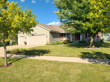 817 N Patricia St, Elkhorn, WI 53121-1197