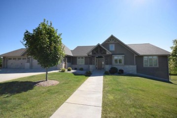 5863 Century Hills Ct, West Bend, WI 53095-8300