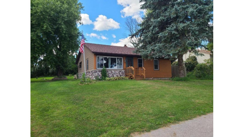 502 W Water St Cascade, WI 53011 by First Weber Inc- West Bend $159,900