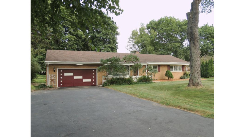 11341 Arrowhead Trl Hales Corners, WI 53130 by First Weber Inc - Delafield $239,900