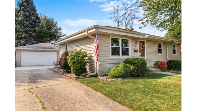 5007 55th St Kenosha, WI 53144 by RE/MAX Newport $194,900