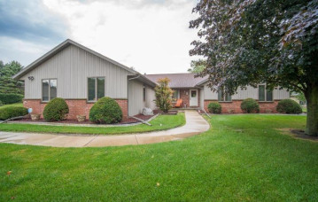 446 Skyhawk Ct, Campbellsport, WI 53010