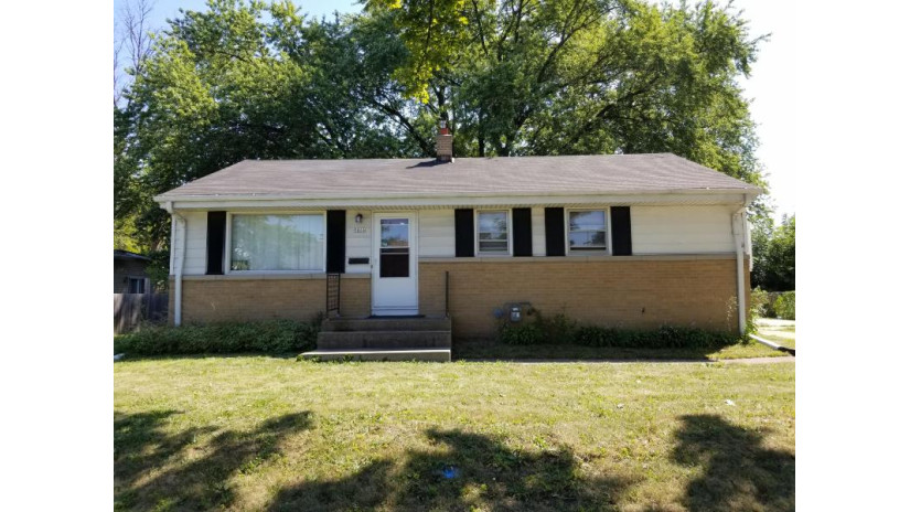 5864 N 79th St Milwaukee, WI 53218 by Coldwell Banker HomeSale Realty - Wauwatosa $110,000