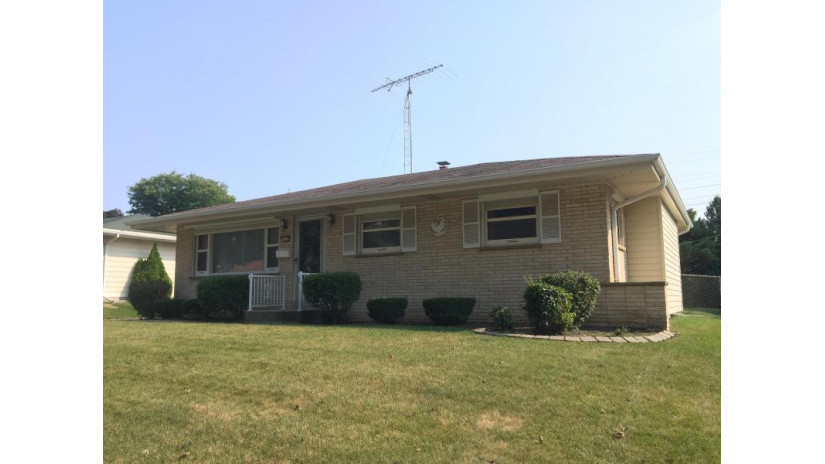 9521 W Kaul Ave Milwaukee, WI 53225 by Premier Point Realty LLC $159,900