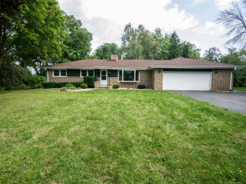 2840 Farview Dr, Polk, WI 53076-9712