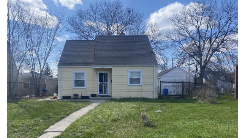 2626 W Linwal Ln Milwaukee, WI 53209 by One Day Real Estate Service $75,000