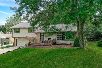 4228 N Menomonee River Pkwy, Wauwatosa, WI 53222