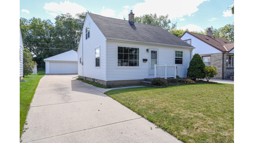 2929 E Cudahy Ave Saint Francis, WI 53235 by Shorewest Realtors $199,900