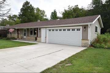 5638 S 106th St, Hales Corners, WI 53130