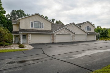 2385 Country Creek Cir 1, West Bend, WI 53095-7832