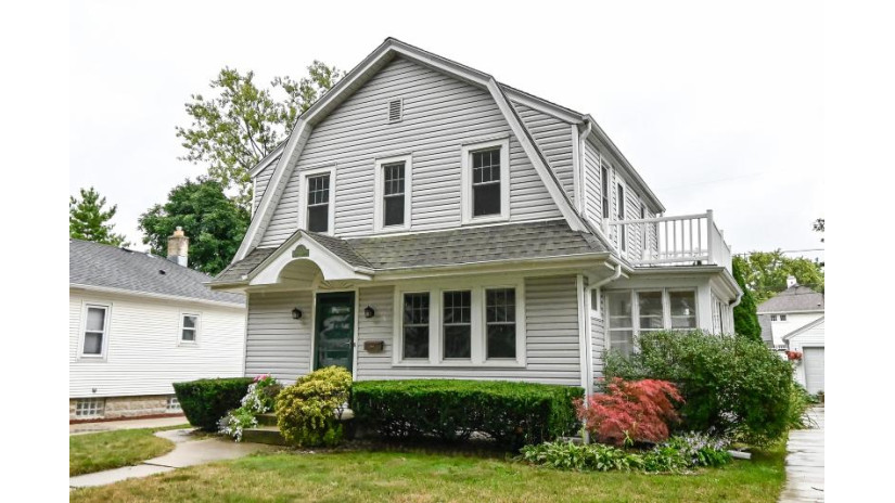 8131 Gridley Ave Wauwatosa, WI 53213 by Firefly Real Estate, LLC $235,000