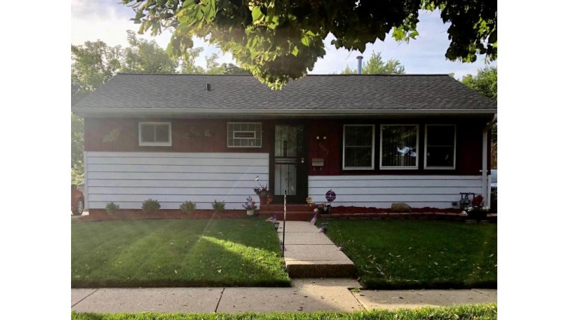 6942 W Herbert Ave Milwaukee, WI 53218 by Rock Realty $125,000