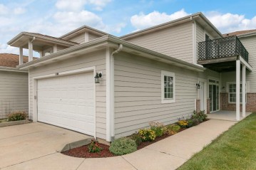 6637 Meadowlands Cir 5 BB, Pleasant Prairie, WI 53158-3334