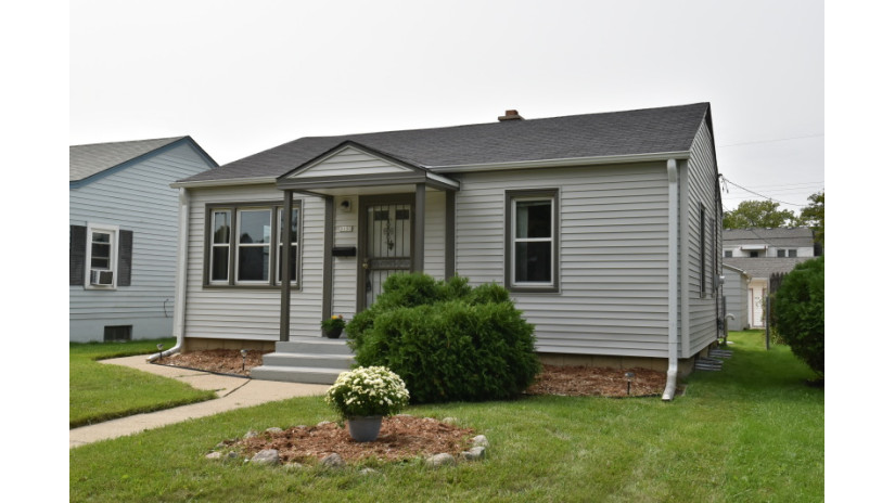 3155 N 92nd St Milwaukee, WI 53222 by Shorewest Realtors $102,000