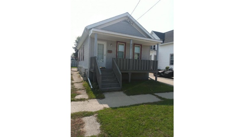 807 46th St Kenosha, WI 53140 by Better Homes and Gardens Real Estate Power Realty $80,000