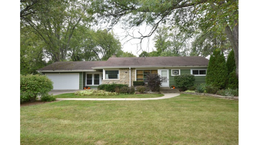 7837 N Boyd Way Fox Point, WI 53217 by Shorewest Realtors $224,900