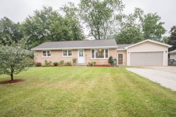 W226S8740 Durand Dr, Big Bend, WI 53103-9767