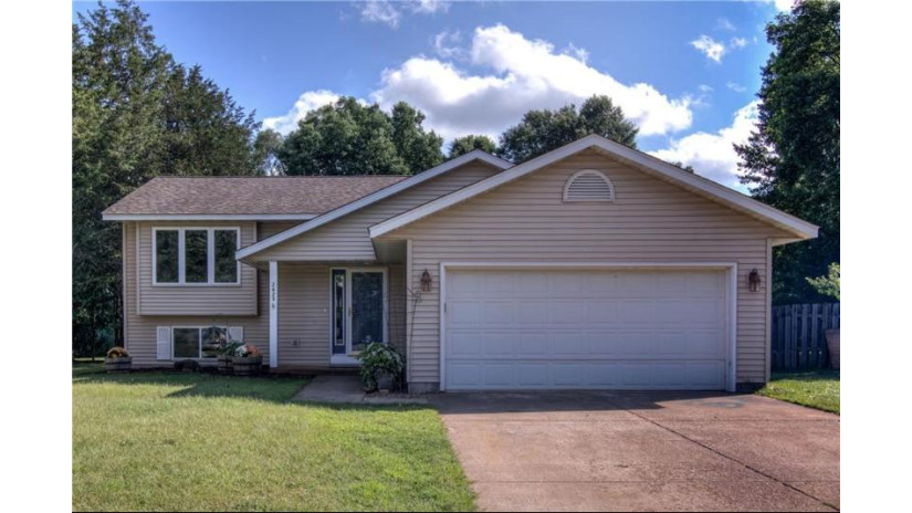 2623 Edgewood Lane Eau Claire, WI 54703 by Escher Real Estate $219,900