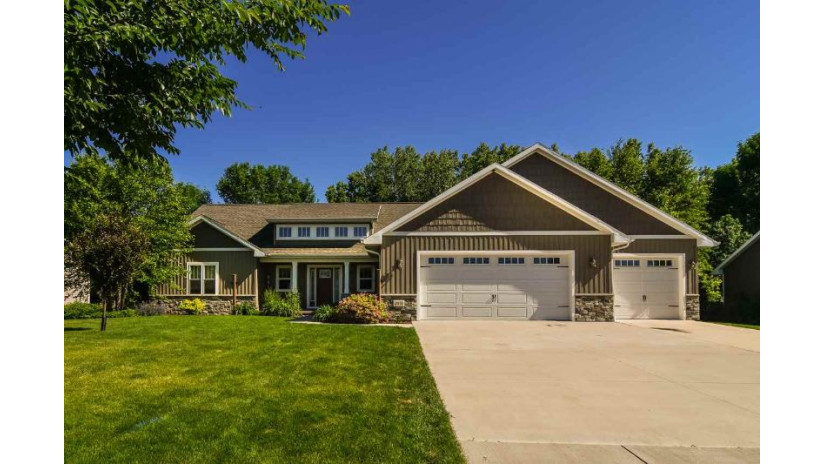 2076 North Gate Road Suamico, WI 54313 by LJ Realty $424,000