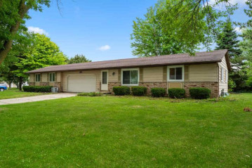 3060 Greenview Drive, Green Bay, WI 54311-5770