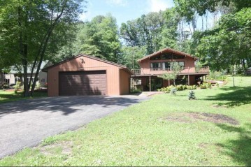 155 Lake Shore Drive, Iola, WI 54945-9487