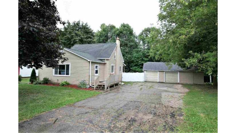 10547 E Hwy 22 Gillett, WI 54124 by Coldwell Banker Real Estate Group $89,900