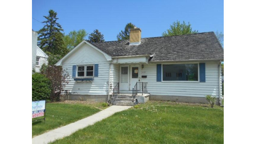 1153 N 11th Ave West Bend, WI 53090 by Clear Choice Real Estate Services, Llc $74,900