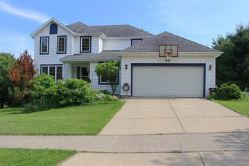 617 Bascom Hill Dr, Baraboo, WI 53913