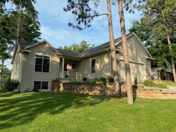 911 Highland Tr, Prairie Du Sac, WI 53578