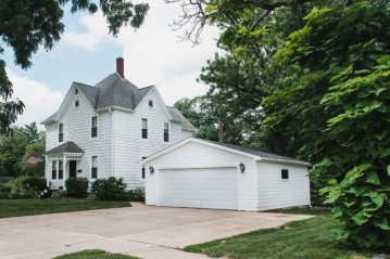 445 S Monroe St, Waterloo, WI 53594