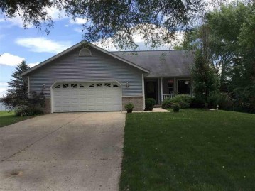 580 Oak Hill Dr, Wyocena, WI 53954