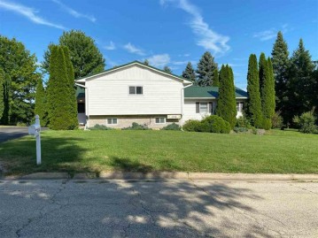 1335 Eliza St, Darlington, WI 53530