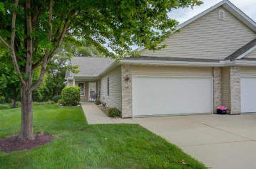 641 Springbrook Cir, DeForest, WI 53532